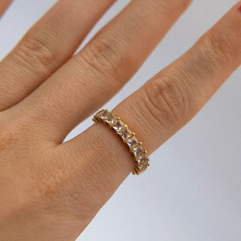 Amelia Ring